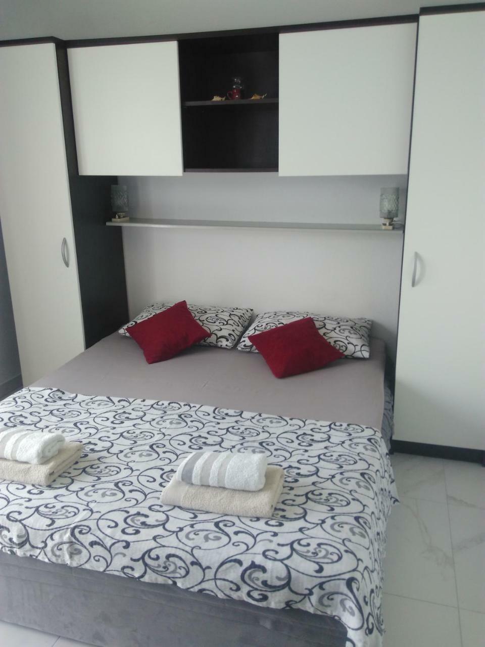 Apartment Vesna Milna  Eksteriør billede